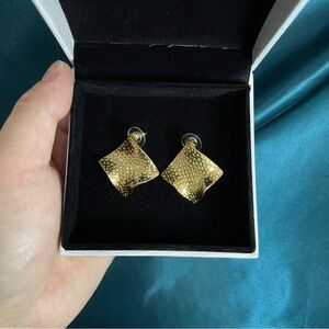 Elegant Gold Textured Earrings